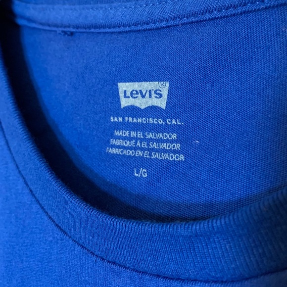 NWOT Levi’s T Shirt - Picture 2 of 4